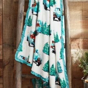 NWT Pioneer Woman Vintage Holiday Truck Plush Throw